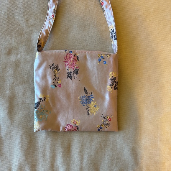 Floral Satin Shoulder Bag in Light Pink - Picture 4 of 8